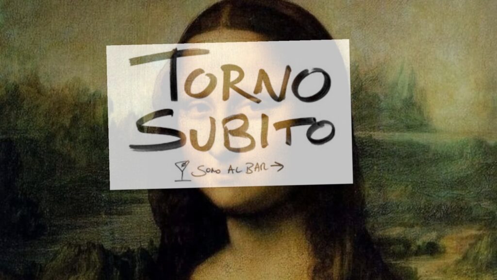 immagine scherosa della gioconda con un post it con su scritto torno subito