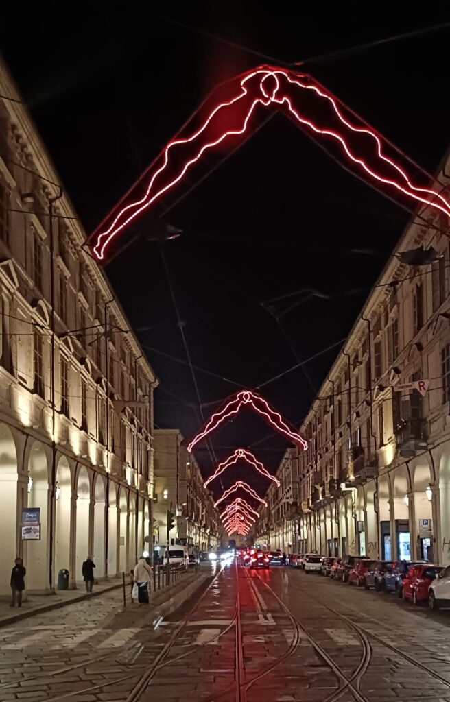 noi installazioni luci d'artista in via Po