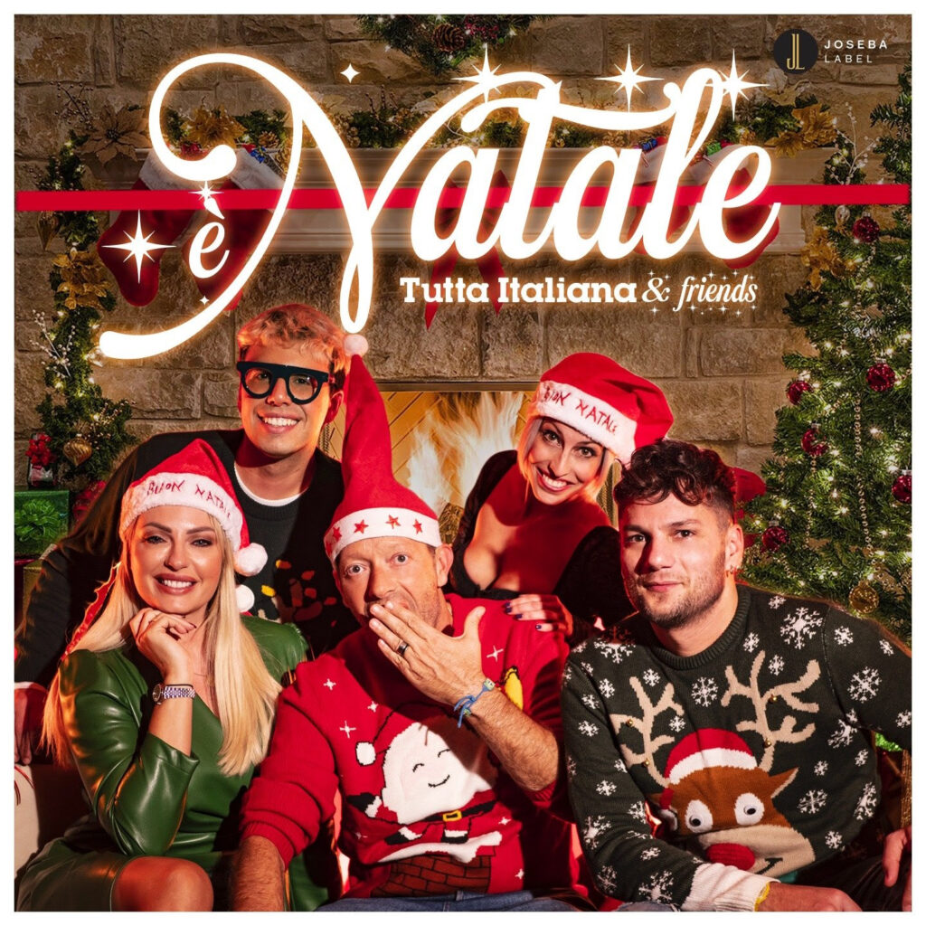 e' natale - nella foto sotto l'albero Julian Borghesan, Giovanni Segreti Bruno, Luca Napolitano, Manila Nazzaro e Sara Lucarini