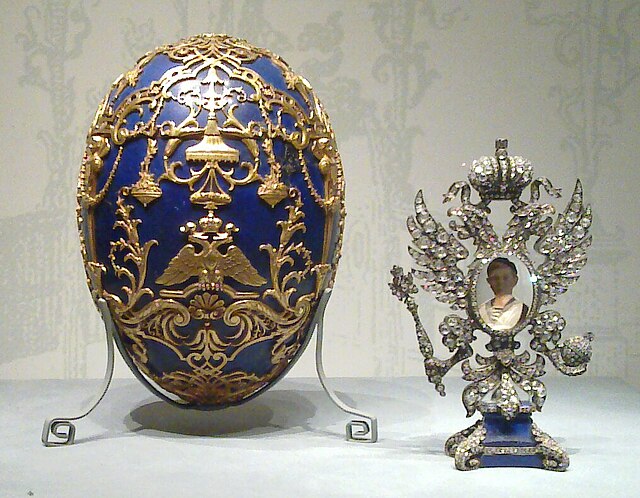 uovo con rirtatto imperiale argento blu e inatarsi