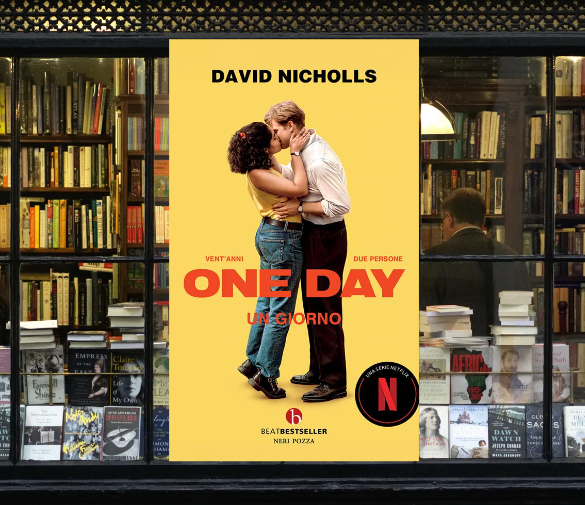 il libro one day in una libreria affollllata