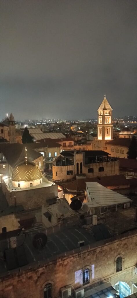 Gerusalemme . uno scorcio notturno di un quartiere visto dall'alto