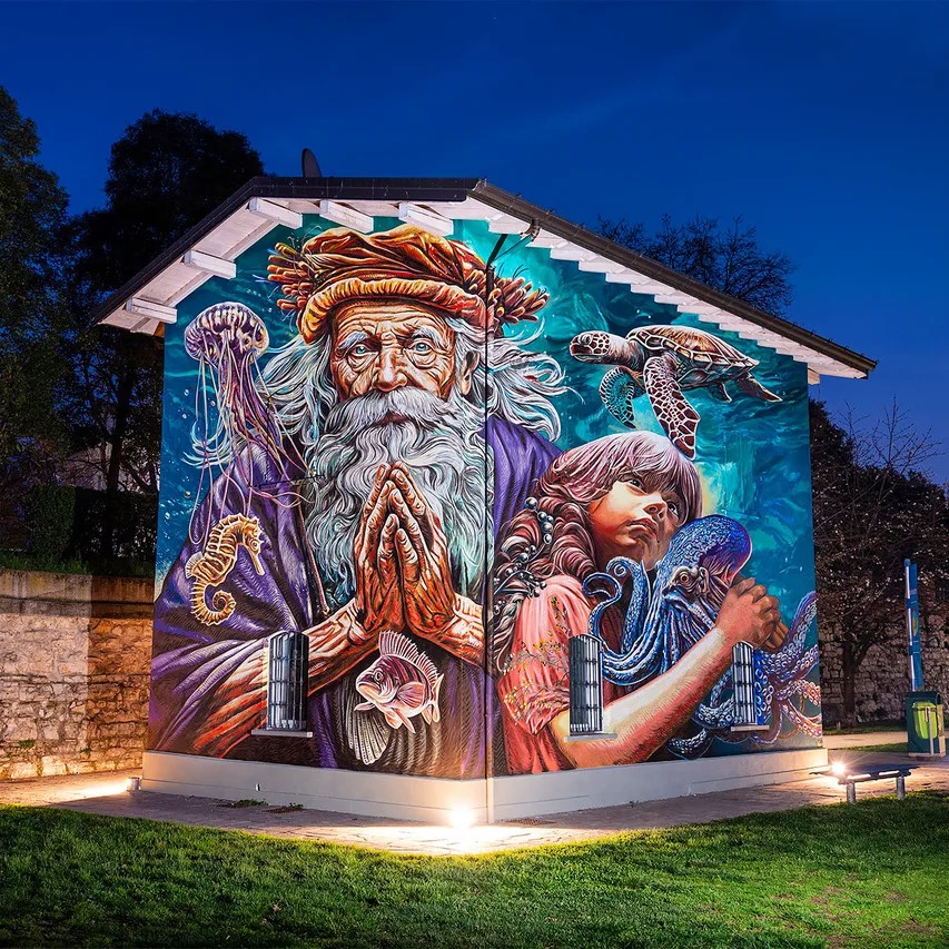 immagine fantastica di un vecchio e un bambino nel regno di Atlantide murales street art in italia