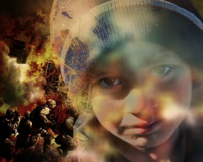 cooperazione - una fotmontaggio dove si vede il volto di un bambino in primo piano con un cappello di lana, delle fiamme e dei soldati