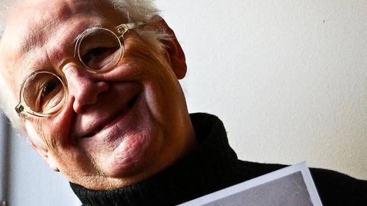 Massimo Tallone primo piano con capo inclinato a sinistra