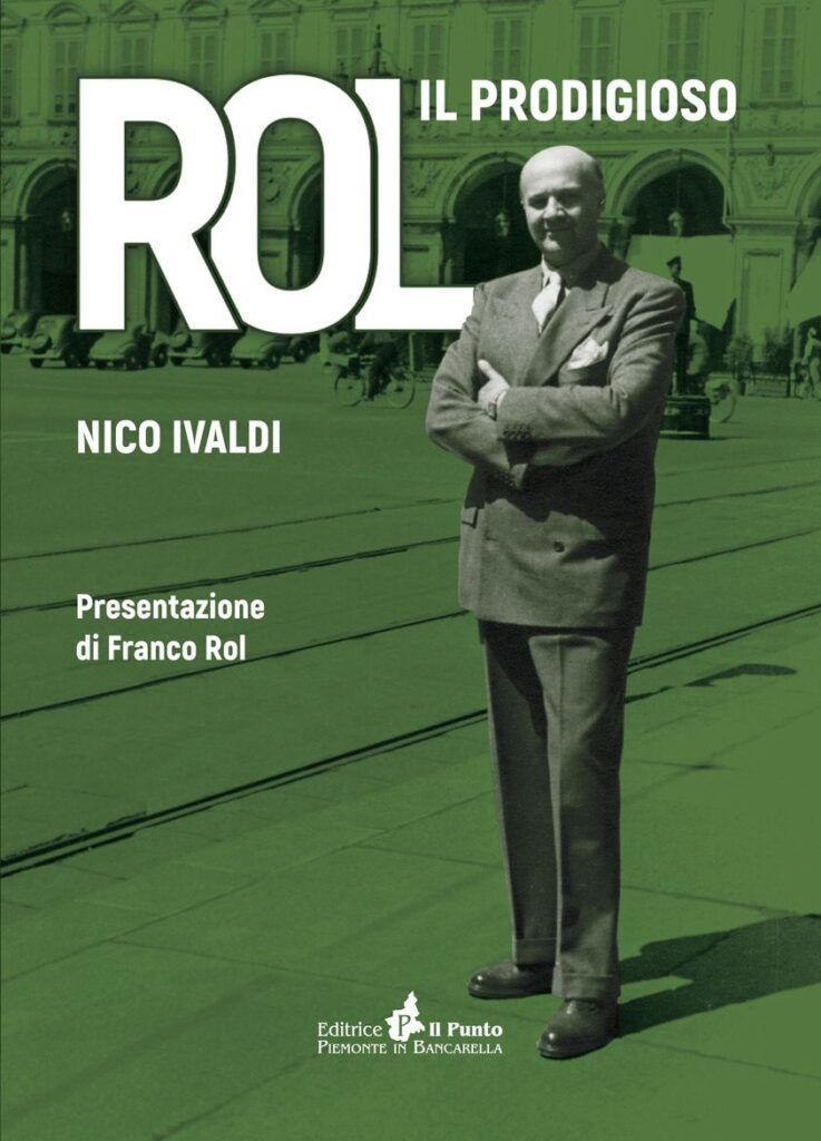 Gustavo Rol di Nico ivaldi  a figura intera con fondo verde
