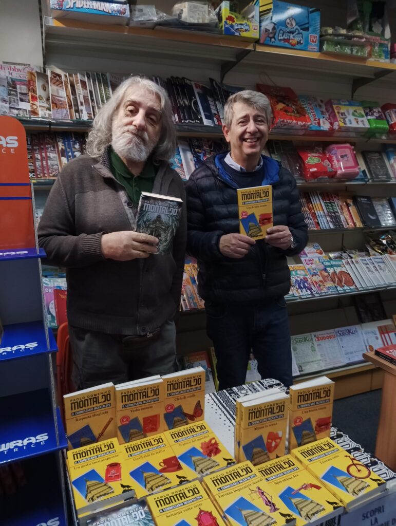 paolo borio e domenico Montalddo durante un firmacopie in libreria