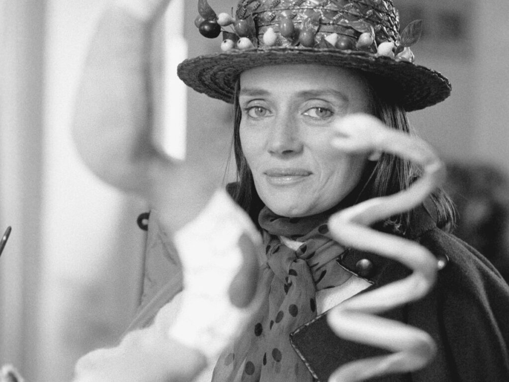 Niki de Saint Phalle à Soisy-sur-École, avril 1983. ©️ Photo Leonardo Bezzola