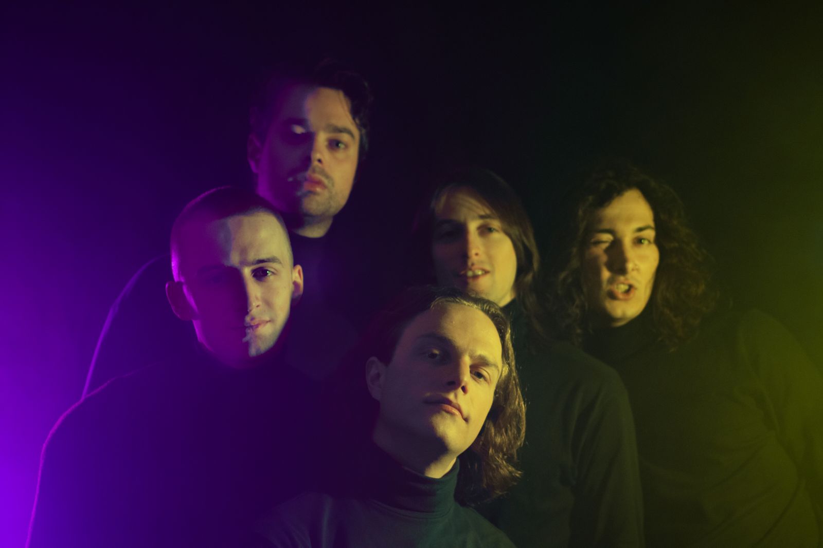 toolbar - i cinque componenti la band in primo piano