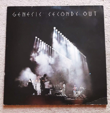 seconds out - la copertina del doppio live dei genesis