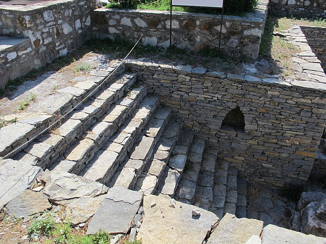 Mausoleo di alicarnasso, scalinata resti