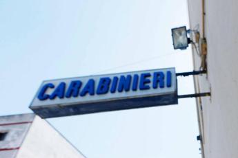 Napoli, 75enne trovata carbonizzata in casa: fermata la figlia. Pm: “Ha osservato la madre mentre moriva tra le fiamme”