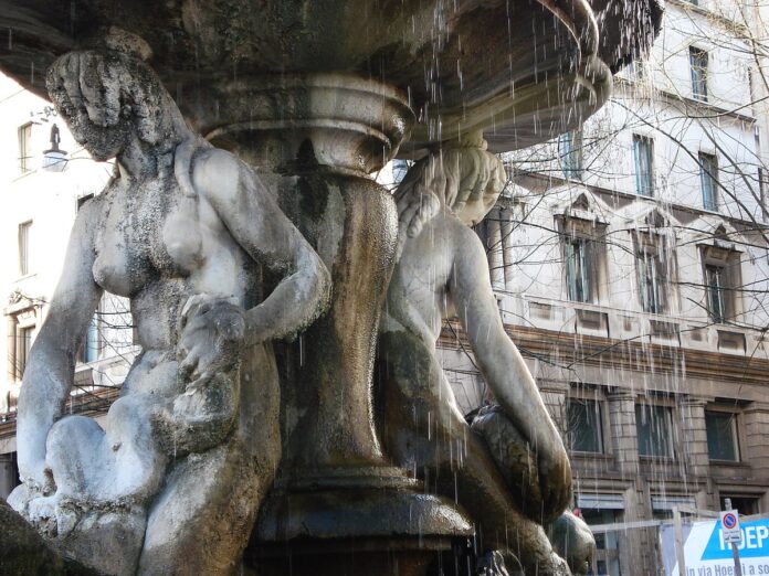 [[File:DSC02942 - Milano - Piazza Fontana - La fontana - Foto di Giovanni Dall'Orto - 29-1-2007.jpg|DSC02942_-_Milano_-_Piazza_Fontana_-_La_fontana_-_Foto_di_Giovanni_Dall'Orto_-_29-1-2007]]