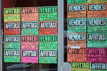Casa, in arrivo l’affitto dimezzato per genitori separati