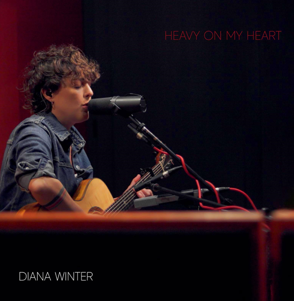 diana winter in primo piano nella copertina del nuovo singolo