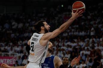 Basket, Brescia-Bologna 74-96: la Virtus è campione d’Italia