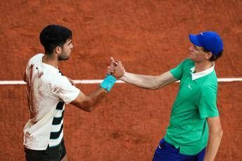 Cinque ore senza pause, Bertolucci elogia Sinner-Alcaraz. Poi ‘attacco’ a Djokovic?