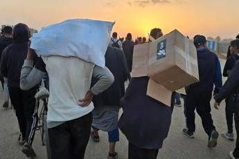 Gaza, media: “Spari su folla a centro aiuti a Rafah”. Ghf smentisce: “Fake news di Hamas”