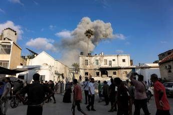 Gaza, raid Israele nella notte: “82 morti”. Hamas studia nuova proposta tregua