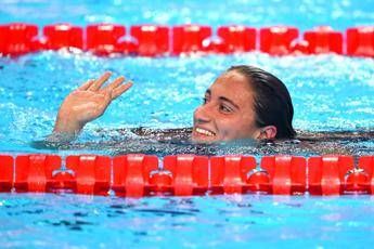 Mondiali nuoto, Italia d’argento: Quadarella stellare nei 1500, Ceccon sfiora oro nei 100 dorso