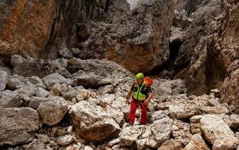 Morti in montagna, mai così tanti: “83 in un solo mese. Aumentata imprudenza, emulazione dai social”
