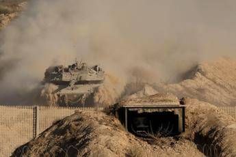 Gaza, Israele intensifica i raid. Croce Rossa: “Impossibile evacuazione di massa”