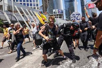 Israele, scioperi e proteste in tutto in Paese. Media: raid Idf su ospedale a Gaza City