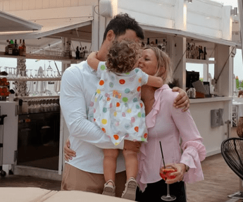 Pellegrini ‘festeggia’ la fine dell’estate: “E come siamo sopravvissuti ai figli…”
