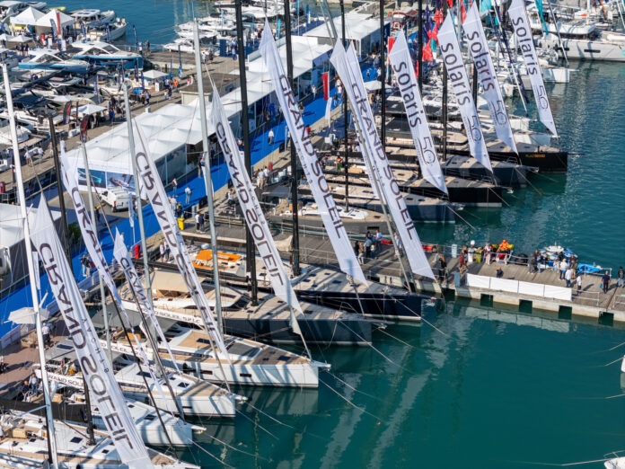 38th America's Cup Event Salone Nautico di Genova - una veduta aerea di barche a vela attraccate al molo del porto