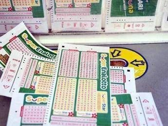 Superenalotto, numeri combinazione vincente 9 ottobre