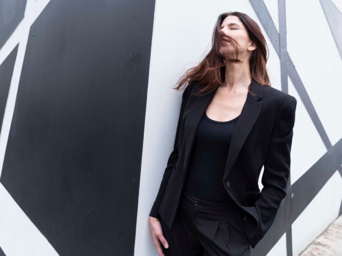 symmetry - dagmar's collective - la cantante Dagmar Segbers in primo piano