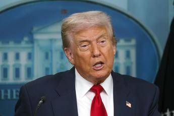 Trump: “Israele e Hamas hanno firmato prima fase accordo di pace, è un grande giorno”