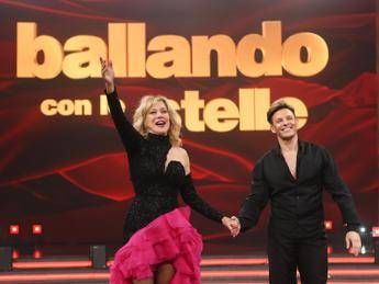Ballando, Nancy Brilli contro “i bulli” in giuria: “Rovinano la festa”