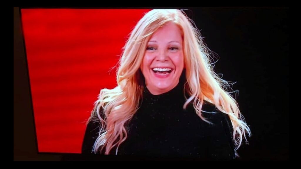 il mare - lina savonà sorridente in primo piano