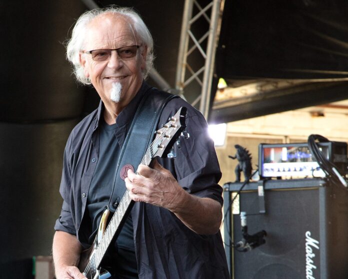 Martin Barre il ritorno in Italia con “A Brief History of Tull” - Zetatielle Magazine - Martin Barre vert martin barre duraante un concerto