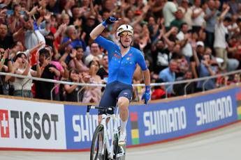 Mondiali su pista, Viviani chiude la carriera alla grande: vince l’oro nell’eliminazione