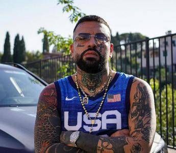 Niko Pandetta lascia il carcere, il video su Tik Tok: “Finalmente liberi”