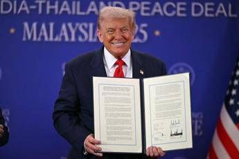 Trump in Asia, missione tra pace e dazi. Il messaggio a Xi: “Ci aiuti con la Russia”