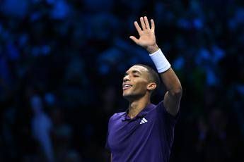 Atp Finals, Auger-Aliassime batte Zverev e si regala la semifinale contro Alcaraz