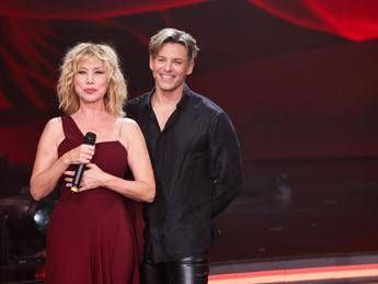 Ballando, Nancy Brilli pizzica Carlucci: “Tu sei la fatina buona ma vuoi il sangue”