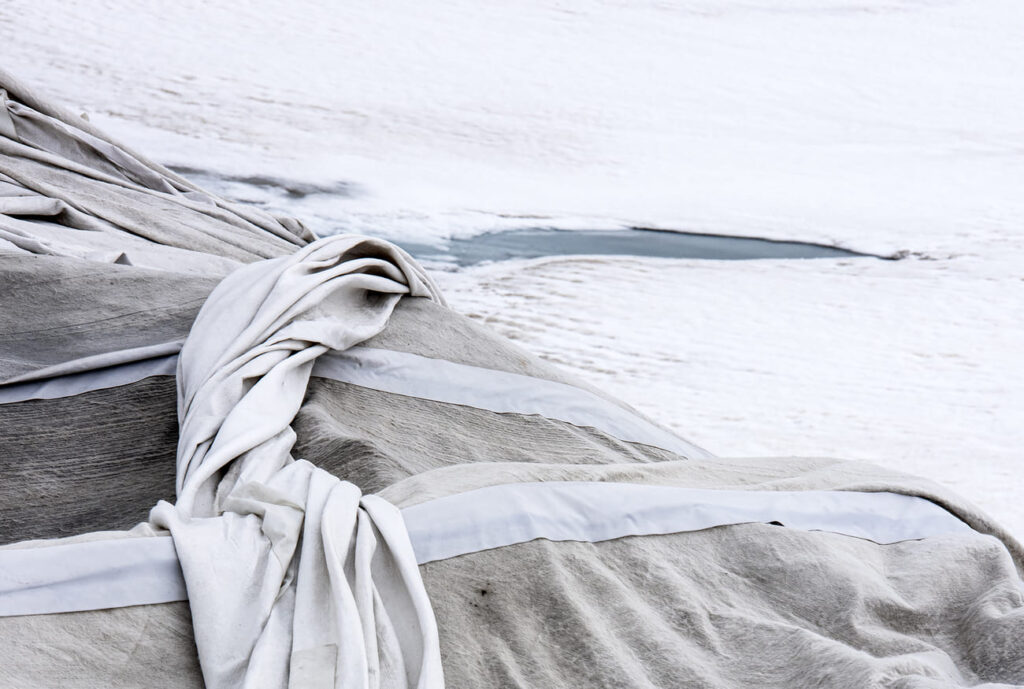 claudio orlandi - una delle sue opere di ghiaccio