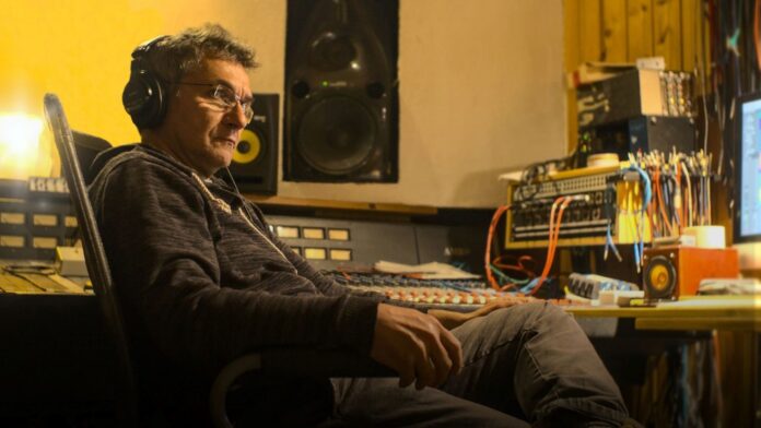 fabrizio ct chiappello in sala di registrazione