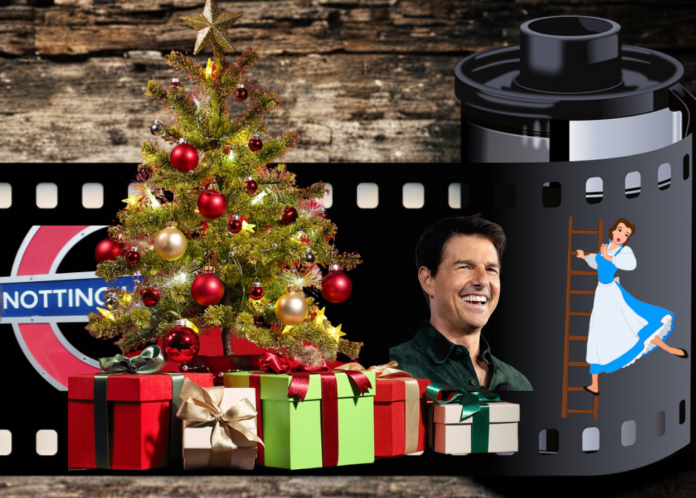 Programmi TV il 26 dicembre i film da non perdere a Santo Stefano - nella foto in primo piano un albero di natale decorato con palline rosse e dorate e sotto lalbero tanti pacchi regalo reossi verdi e bianchi, dietro l'albero si sviluppa un apellicola di film nera con quadratini bianchi con dentro la scritta notting la foto di Tom Cruise sorridente e il fumetto di una donna con abito azzurro e bianco che sale una scala