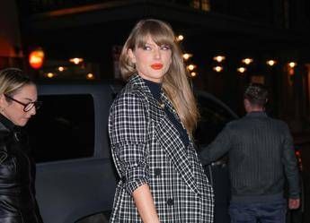 Taylor Swift entra nella ‘Songwriters Hall of Fame’ e fa la storia: è l’artista più giovane