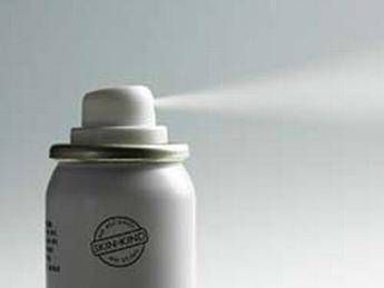 Londra, 11enne muore inalando deodorante spray: torna l’allarme ‘chroming’