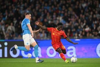 Napoli-Lecce, Banda si accascia a terra per un malore. Cos’è successo