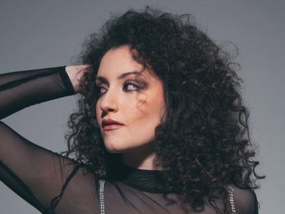 alessandra latino - oltreade - alessandra latino in primo piano