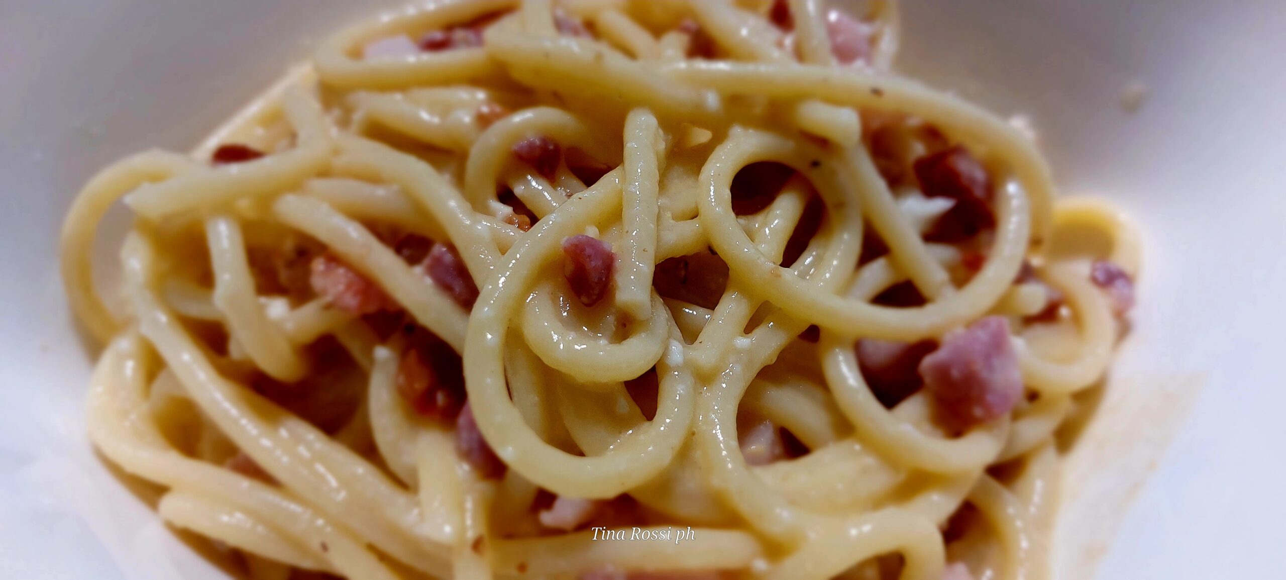 Ristorante Virgilio - un patto di pasta carbonara con spaghetti e guanciale