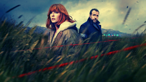 Under Salt Marsh – Segreti sommersi la serie crime SkyNowTV che ti resta addosso - Zetatielle Magazine under salt marsh - segreti sommersi - la locandina ufficiale