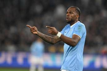 Lazio-Parma, proteste gialloblù per rigore non concesso dopo tocco di mano di Tavares. Cos’è successo